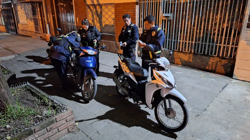 Endurecen los controles a motos: Secuestraron cinco motovehiculos por cruzar el semáforo en rojo y circular por la vereda