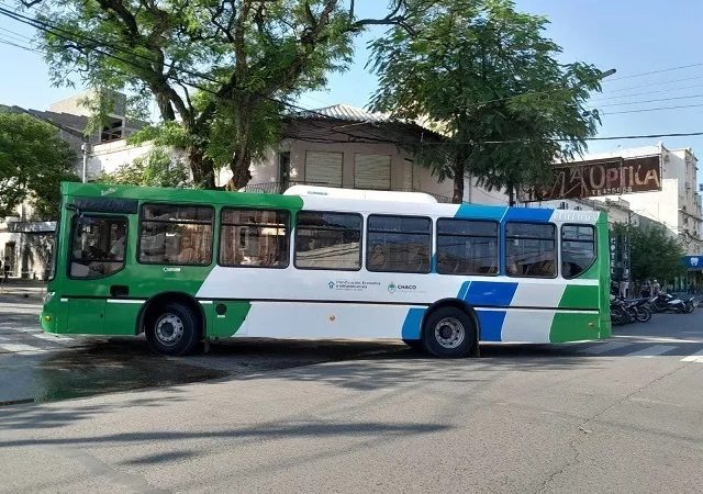 Empresarios y la UTA acordaron que no habrá paros de colectivos por tres meses