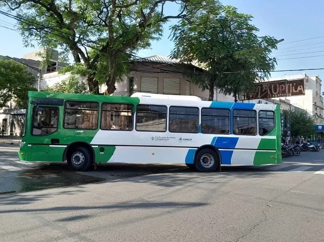Empresarios y la UTA acordaron que no habrá paros de colectivos por tres meses