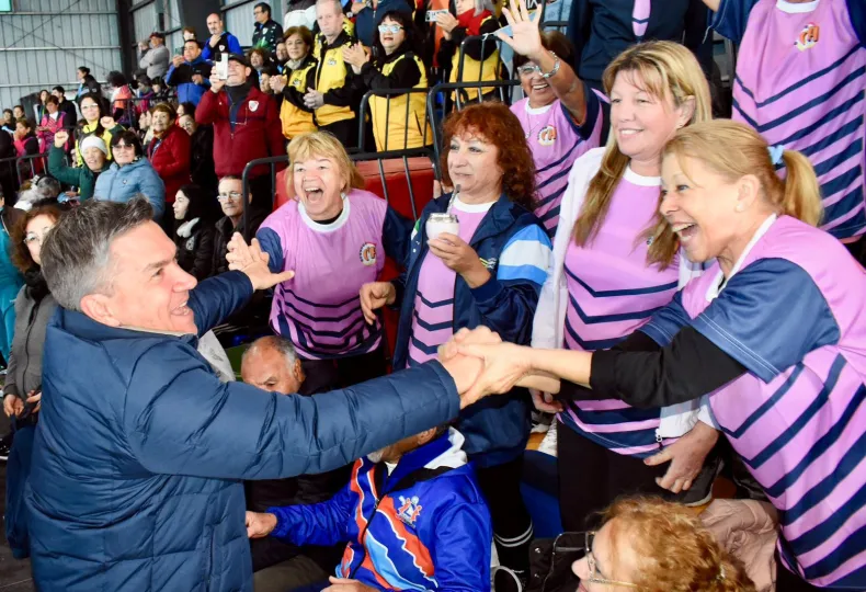 El gobernador Zdero dió inicio a las finales del programa «Chaco Juega» en su modalidad Adultos Mayores
