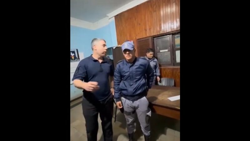 El Comisario de Taco Pozo, en aparente estado de ebriedad, habriá atacado a Médicos voluntarios que atienden a niños en el monte