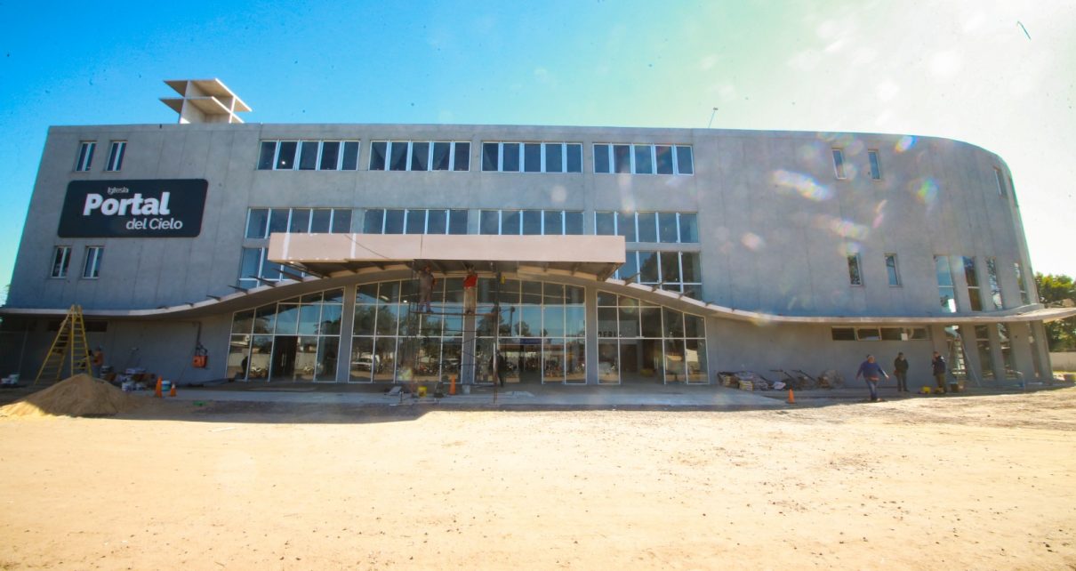 Habló el arquitecto a cargo del templo «Portal del Cielo»: Fue financiado por la Fundación Cielos Abiertos, y advirtió que la obra se está utilizando sin haberse concluido