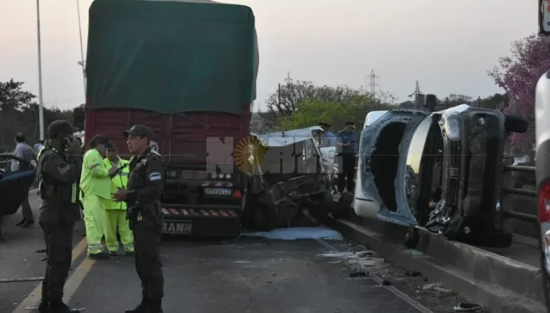 El camionero responsable del trágico choque en cadena en el Puente Gral. Belgrano es detenido: «Me quedé sin freno, choqué como un kilómetro de autos»