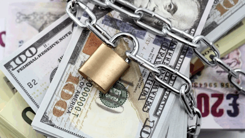 El fin de libertad cambiaria: Milei y Caputo establecen cepos para comprar dolares a directores de empresas y bancos