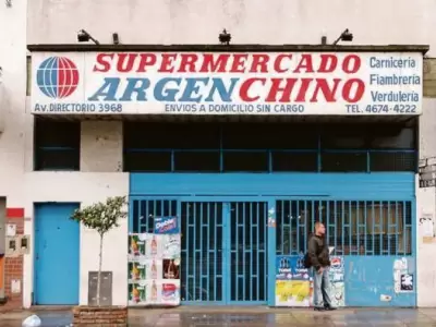 Hasta a los chinos le piden coimas: un ex diplomático sugirió que funcionarios le exigen «dinero extra» para darles la visa Argentina