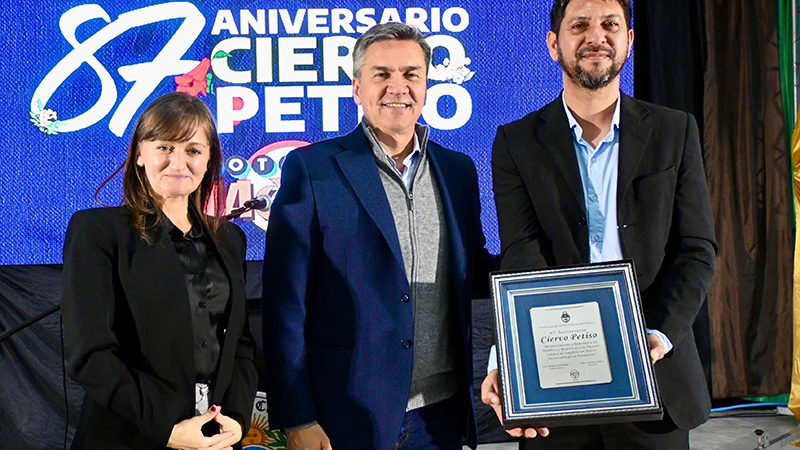 Zdero, junto a la vicegobernadora Silvana Schneider, encabezaron los festejos por el 87º aniversario de Ciervo Petiso