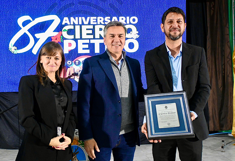Zdero, junto a la vicegobernadora Silvana Schneider, encabezaron los festejos por el 87º aniversario de Ciervo Petiso