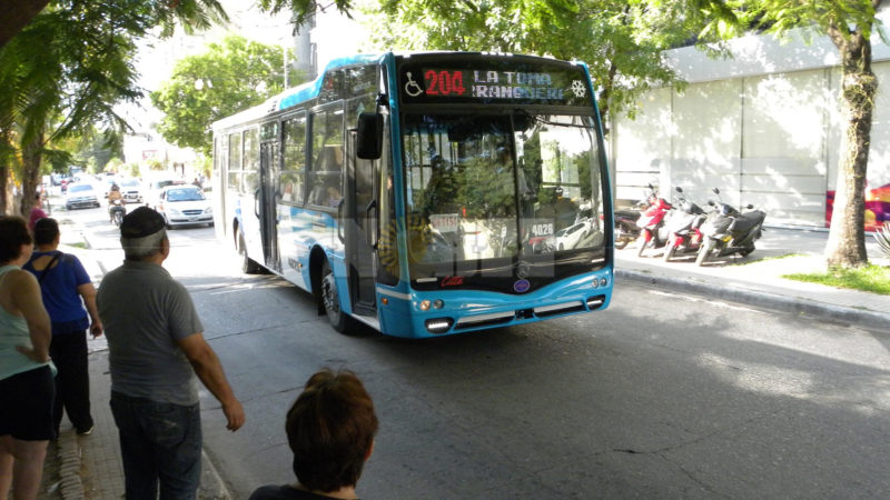 UTA levanta el paro y el servicio de colectivos retoma su curso normal