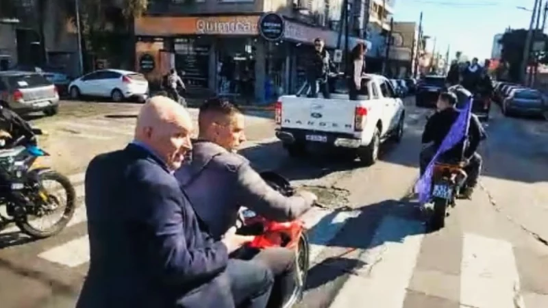 El motoquero que ayudó a huir a Espert es barrabrava y enfrenta cargos por intento de homicidio