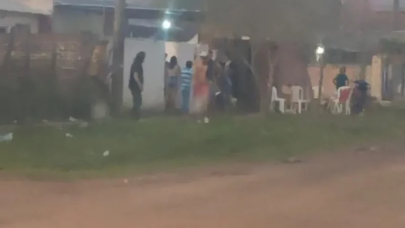 Villa Prosperidad: Tiroteo entre vecinos termina con un joven muerto