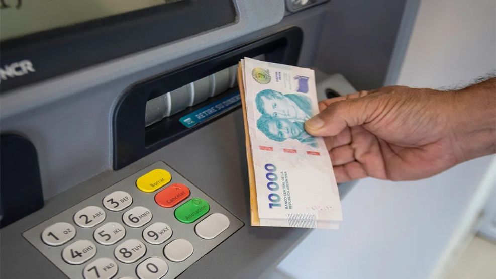 Trabajadores estatales perciben sus haberes a partir de lunes 3 de noviembre
