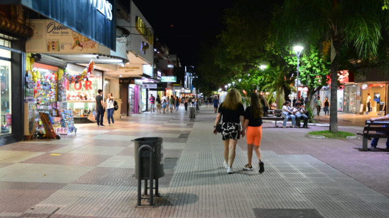 Se viene la «Noche de las Peatonales» con promociones con tarjeta Tuya