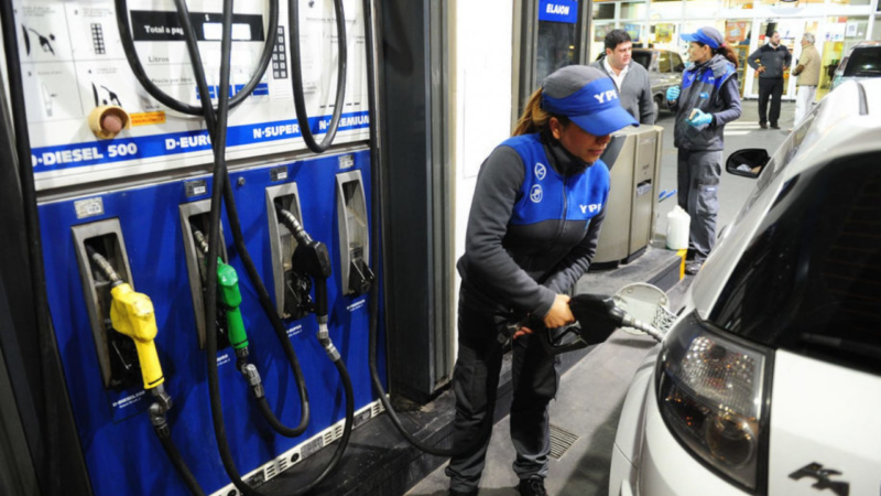 Promesa: YPF se compromete a bajar el precio de los combustibles
