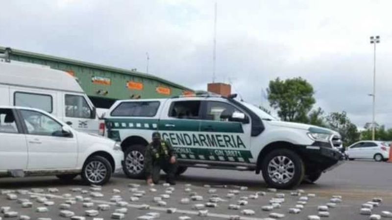 Gendarmería da con 1200 kilos de marihuana ocultos en un camión cruzando el puente General Belgrano