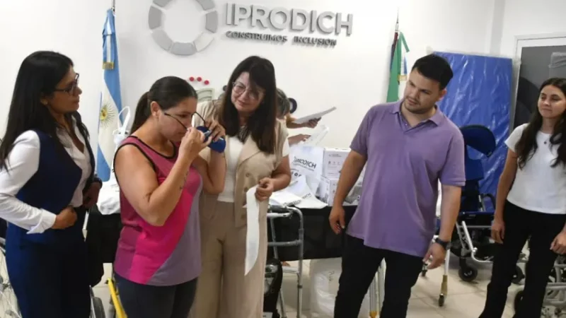Dia Mundial de la Discapacidad: El IPRODICH entregó ayudas a personas con discapacidad