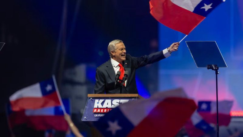 Chile: Kast se impuso en el balotaje y será el próximo presidente del país vecino