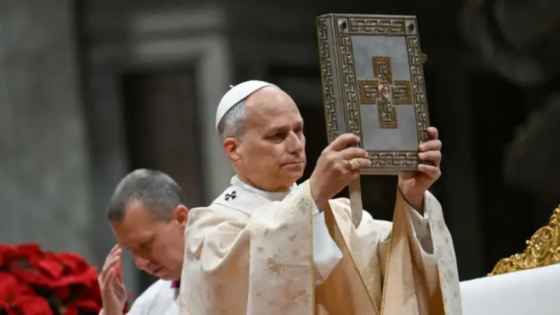 El Papa León XIV dio su primera misa de Navidad y condenó las «guerras en curso o terminadas» en el mundo