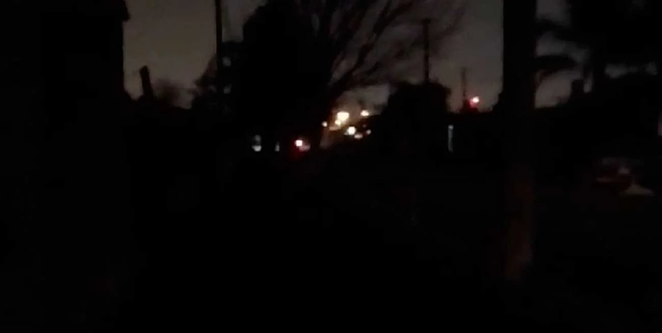 Indignación en Barranqueras: vecinos de Villa Concepción llevan más de cuatro horas sin luz y denuncian abandono de SECHEEP