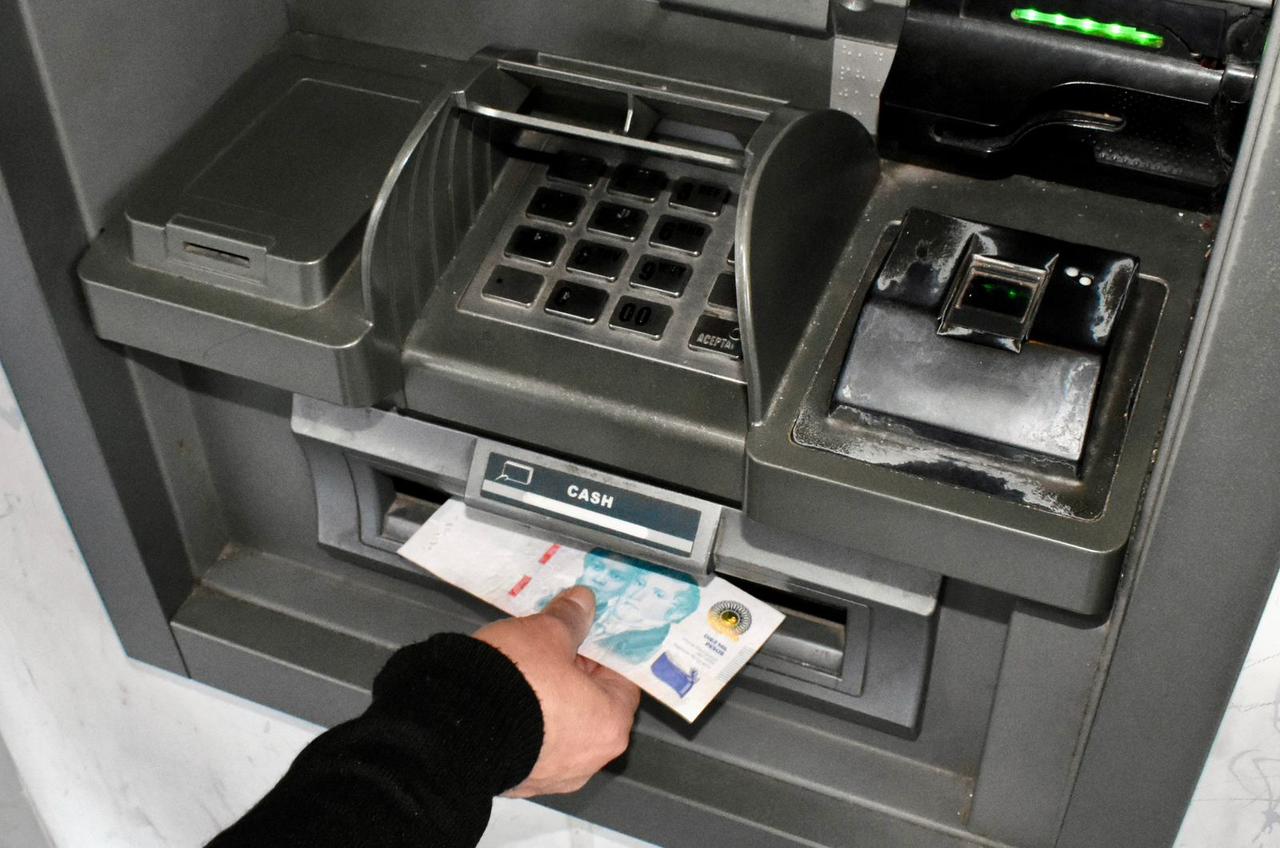 Sueldos de Diciembre para estatales: Jubilados cobrarán el lunes 5 y activos el martes 6