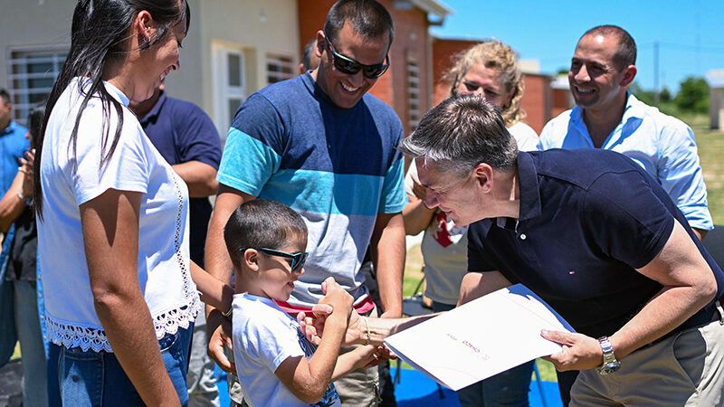 El Gobierno provincial finalizó y entregó viviendas en Presidencia de la Plaza con recursos propios