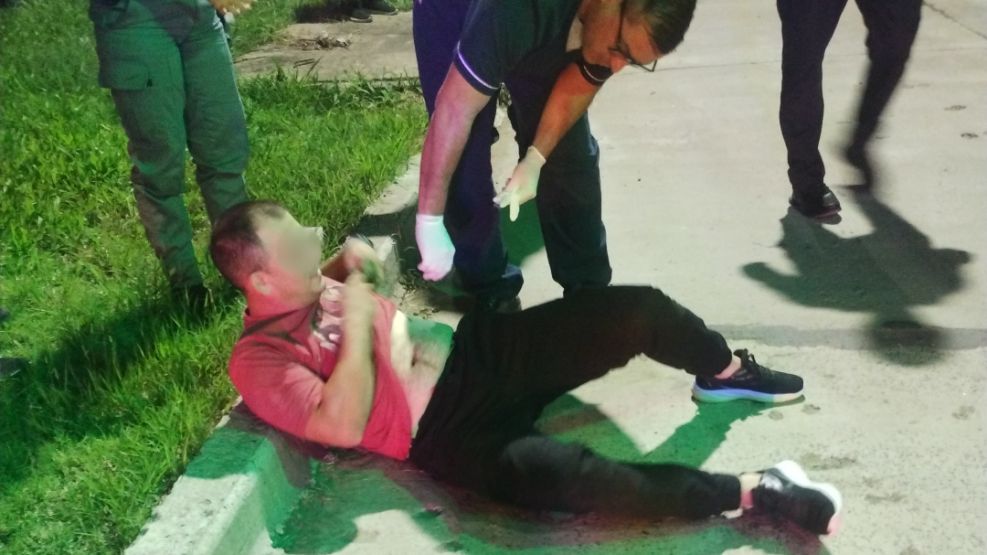 Balean a agente policial tras tentativa de robo