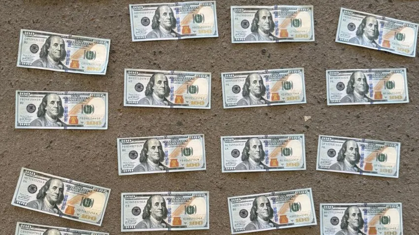 Shopping Sarmiento: Detienen a sujeto con U$S 4.700 dolares falsos