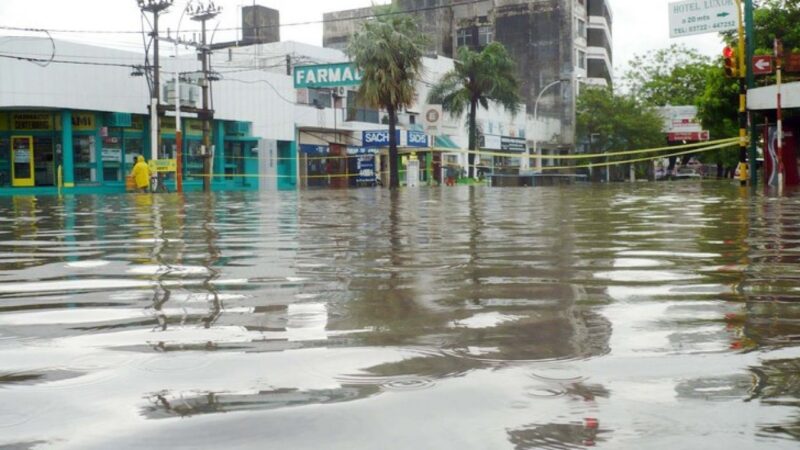 Resistencia bajo el agua: lluvias intensas provocan inundaciones y rige alerta amarillo en el Chaco
