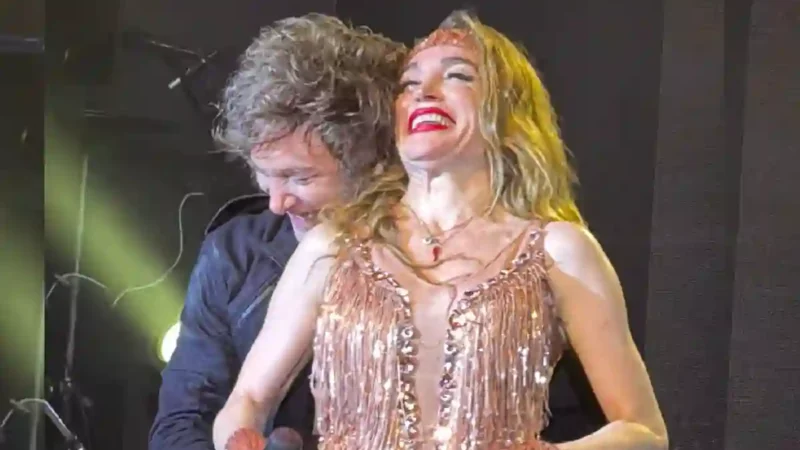 Milei se subió al escenario con Fátima Florez y cerró La Derecha Fest con un discurso centrado en la batalla cultural