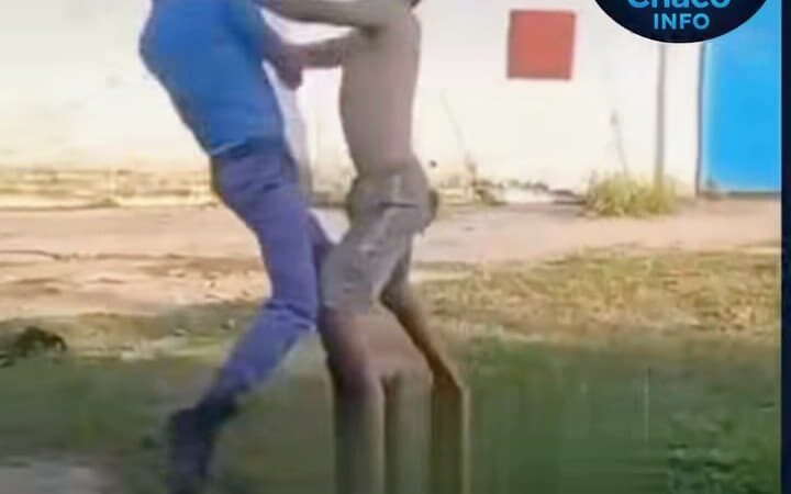 Polémica en la Policía del Chaco: filmaron a agentes enfrentándose a golpes con un joven