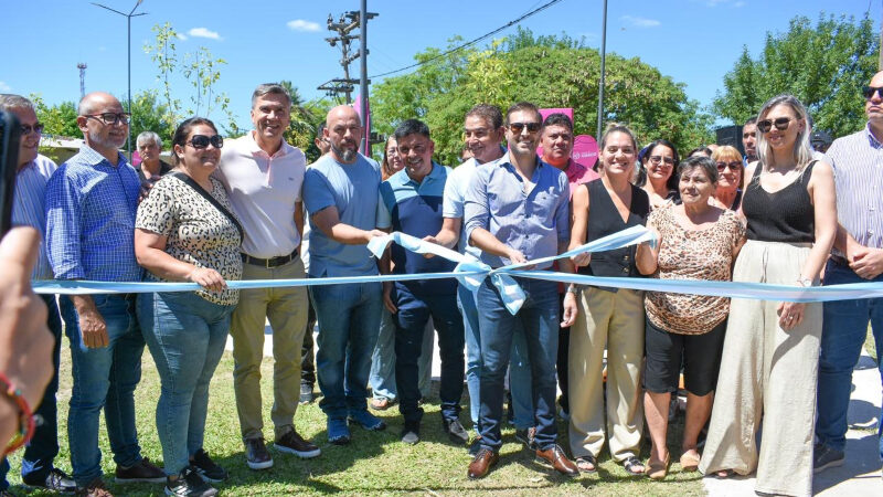 Zdero inauguró una nueva plazoleta en Puerto Vilelas y destacó la recuperación de espacios públicos