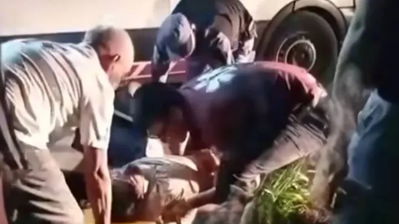 Policía persigue a alta velocidad a un motociclista y el operativo deja un herido grave