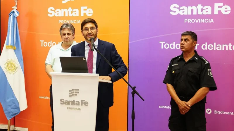 Pullaro anunció un aumento salarial para la Policía de Santa Fe tras las protestas: «Ningun agente cobrará menos de $ 1.438.800 pesos»