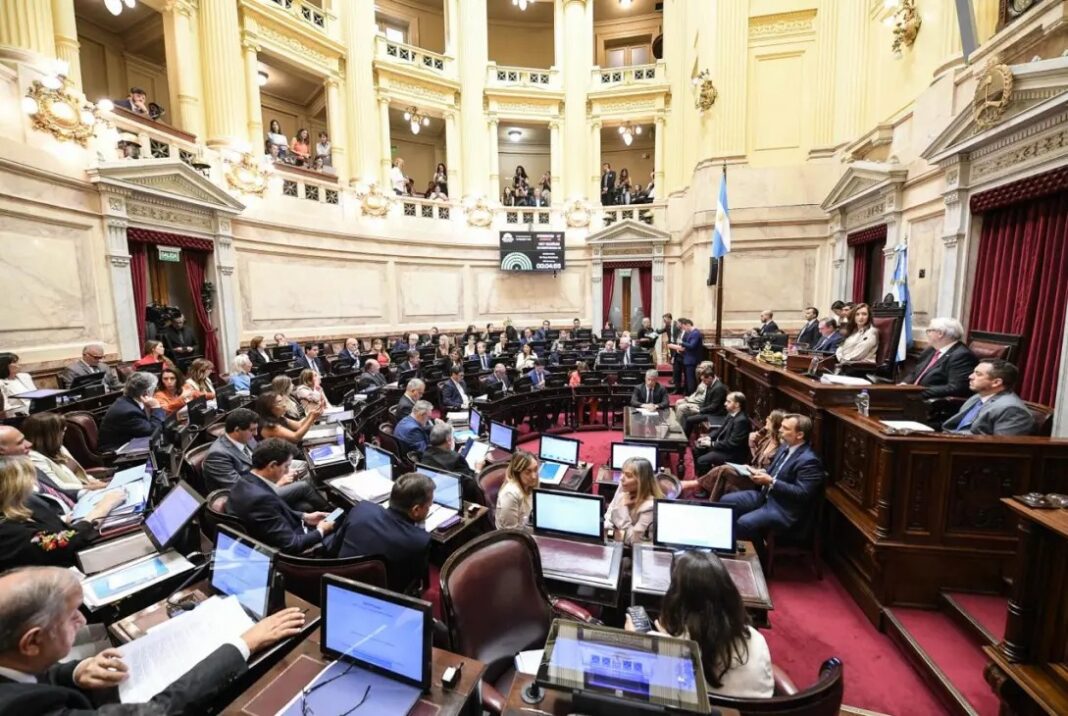 El Senado dio media sanción a la reforma laboral y el proyecto pasó a Diputados