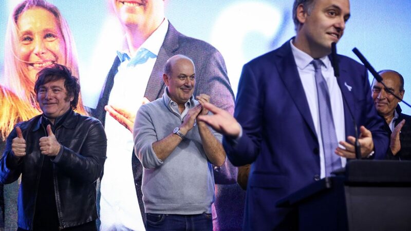 El entorno de Milei evalúa la salida de Manuel Adorni tras el desplome de la imagen oficial