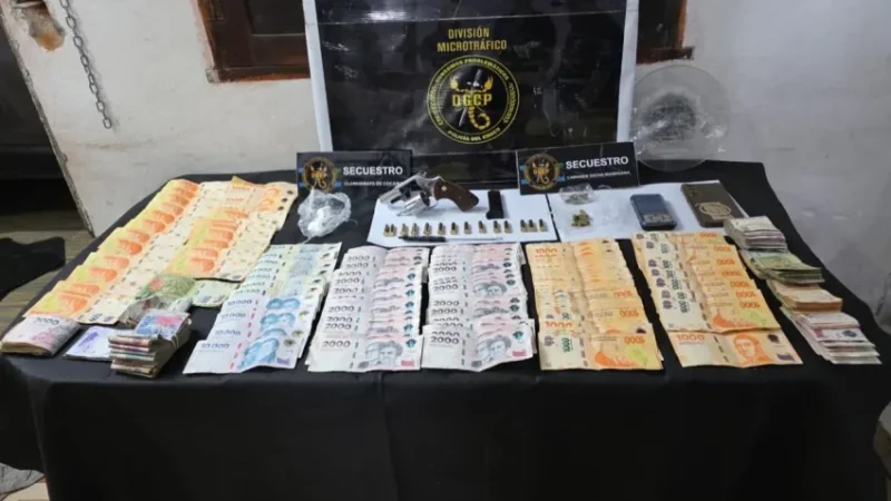 Golpe al narcomenudeo en el barrio Mate Cocido: dos detenidos, droga fraccionada y un arma con numeración limada