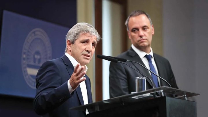Crisis en el Gabinete: Caputo exige la salida de Adorni y suena Martín Menem para el cargo