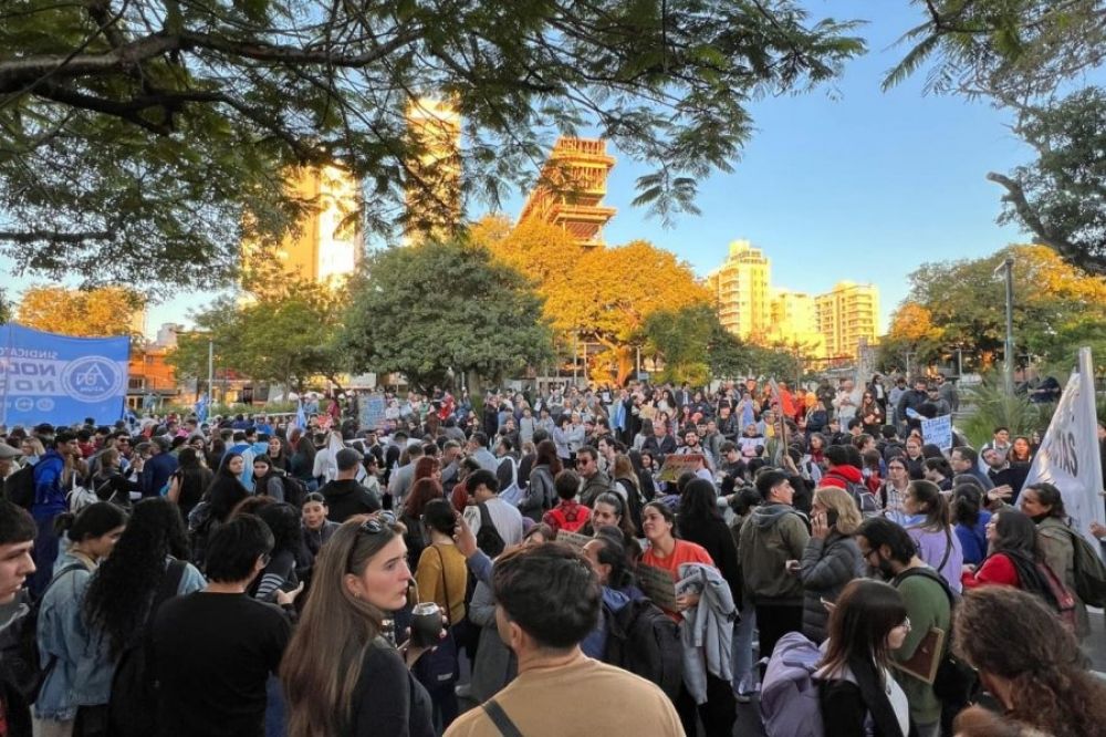 Multitudinaria marcha en Resistencia: el Chaco se unió al reclamo nacional en defensa de la universidad pública