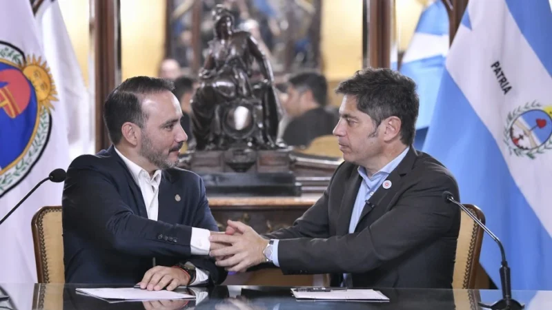Alianza estratégica: Axel Kicillof desembarcó en Corrientes, selló un acuerdo con el radical Gustavo Valdés