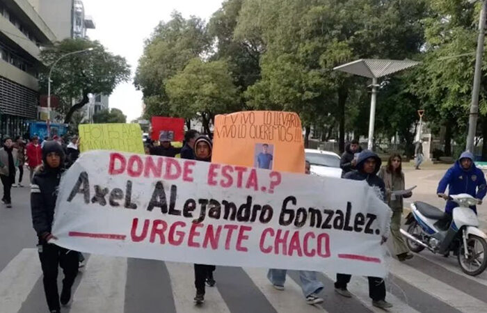 A un mes de la desaparición de Axel González: tres detenidos y creciente sospecha sobre el accionar policial en Fontana