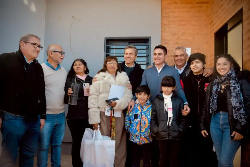 Zdero oficializó la entrega de viviendas en la Chacra 214 y reafirmó su compromiso con el acceso a la casa propia en Resistencia