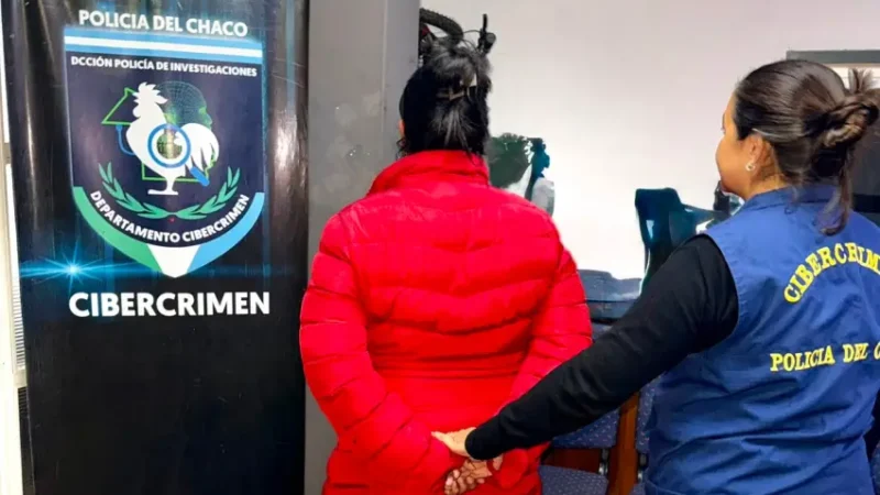 Detienen a una mujer por extorsionar a un joven bajo amenaza de difundir imágenes íntimas