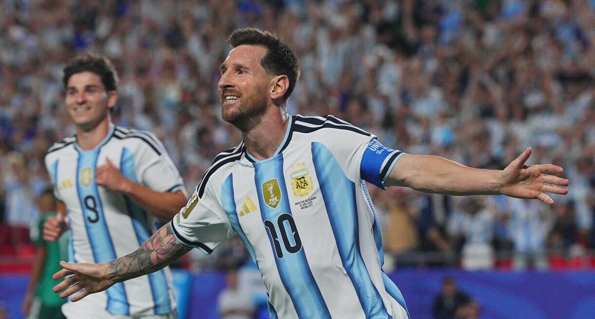 El show de Messi con tres goles ante Argelia y nuevos récords Mundiales
