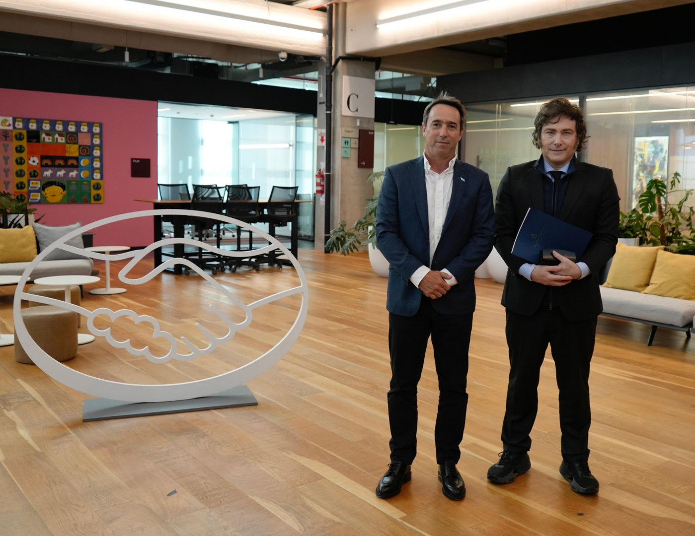 Alivio fiscal selectivo: el Gobierno eximió del impuesto al cheque a las billeteras virtuales y criptomonedas, pero mantiene la carga sobre las Pymes