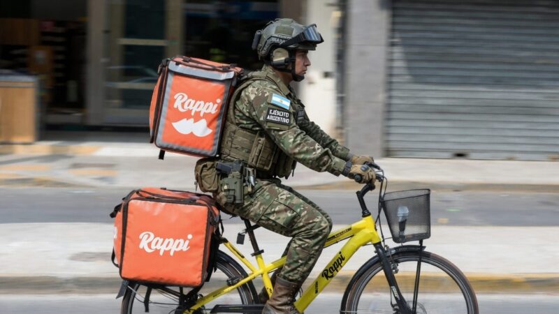 Defender la Patria y manejar Uber: Por los bajos sueldos, se habilitó que los militares tengan un segundo trabajo y puedan recibir tareas a través de aplicaciones